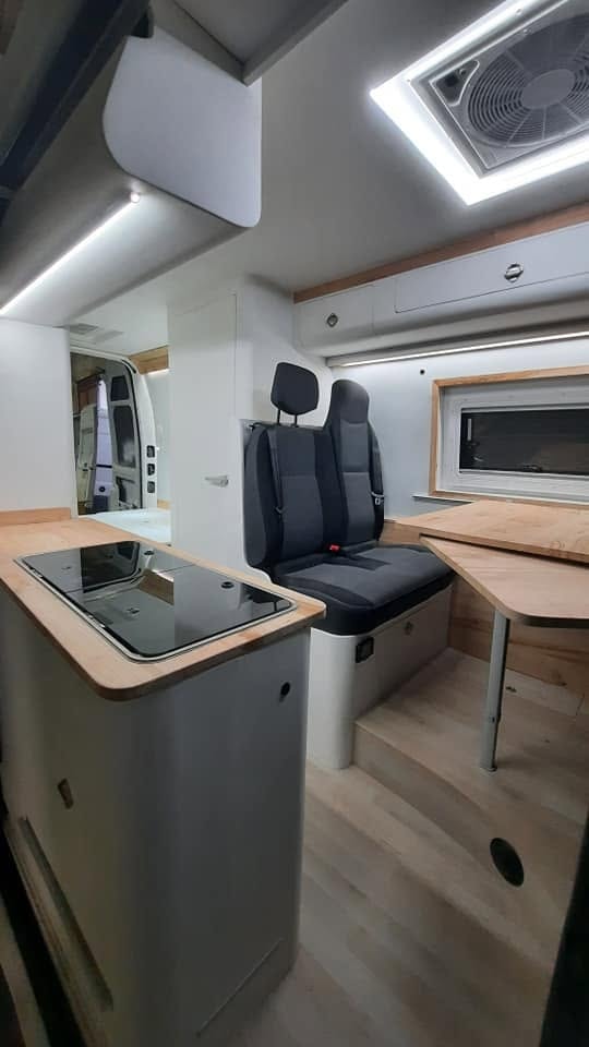 Cocina camper en roble
